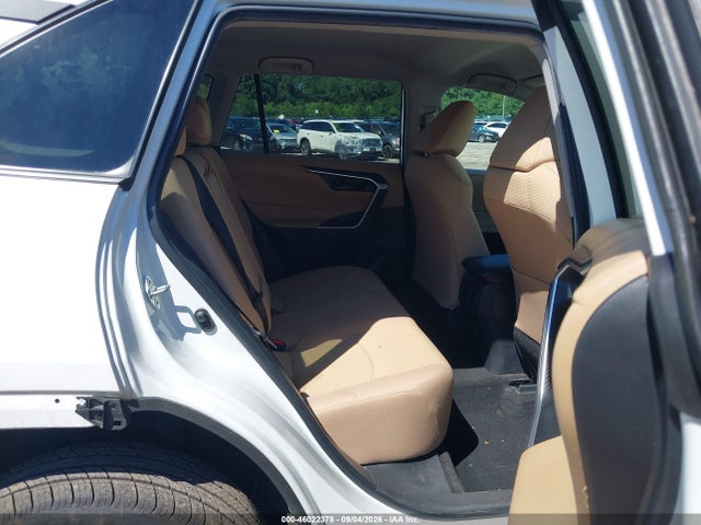 2023 TOYOTA RAV4 LE 8