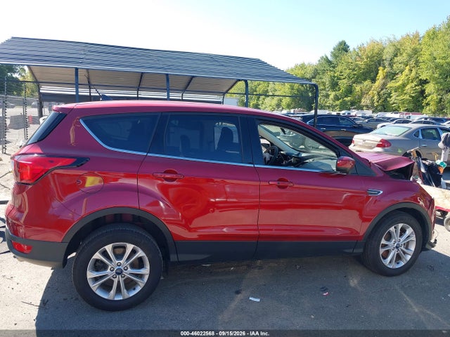 2019 FORD ESCAPE SE 14