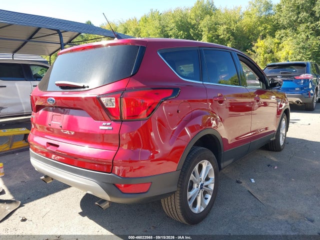 2019 FORD ESCAPE SE 4