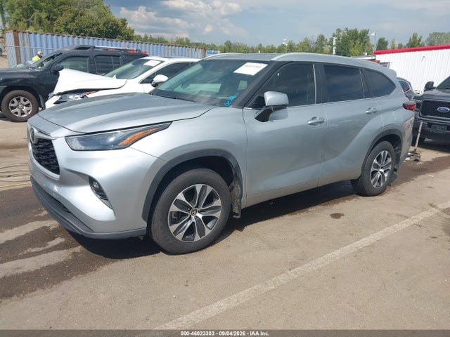 2023 TOYOTA HIGHLANDER XLE 2