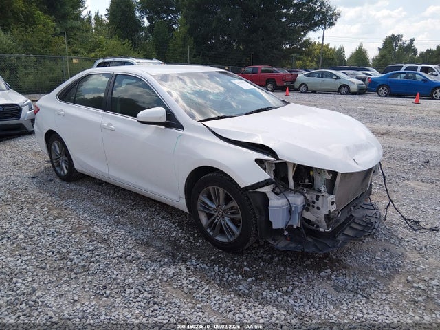 2015 TOYOTA CAMRY SE