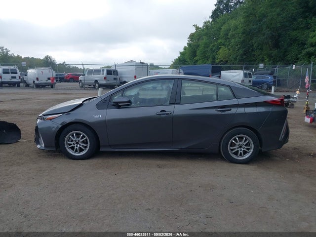 2017 TOYOTA PRIUS PRIME PREMIUM 14