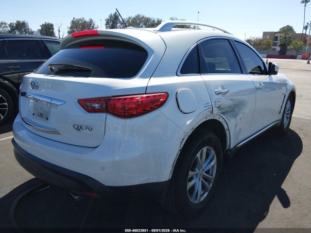 2017 INFINITI QX70 4
