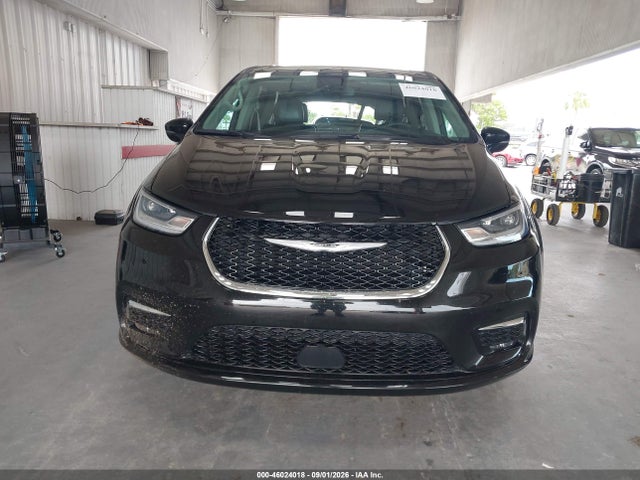 2024 CHRYSLER PACIFICA TOURING L 12