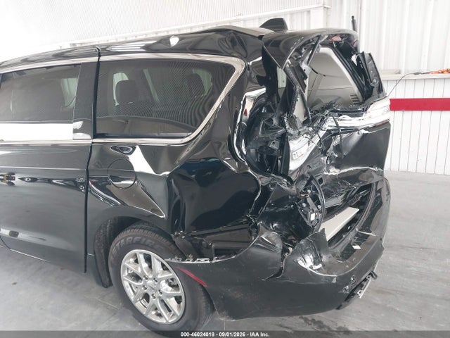 2024 CHRYSLER PACIFICA TOURING L 6