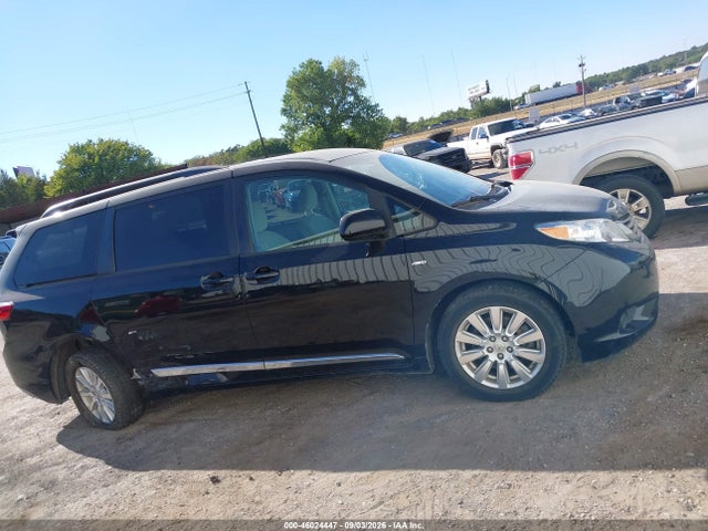 2017 TOYOTA SIENNA LE 7 PASSENGER 13