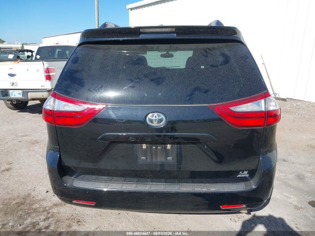 2017 TOYOTA SIENNA LE 7 PASSENGER 16