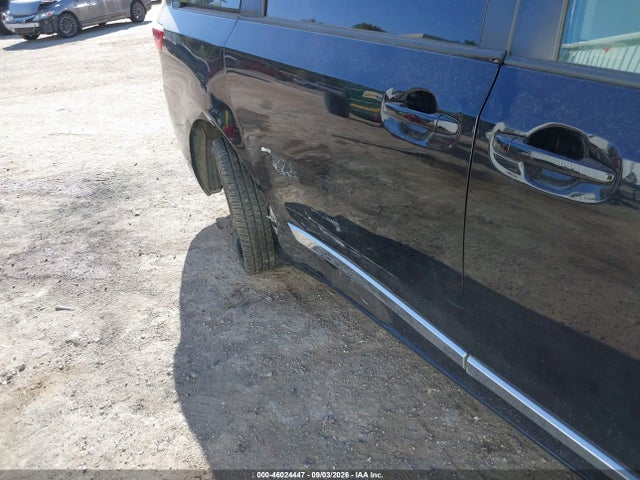 2017 TOYOTA SIENNA LE 7 PASSENGER 18