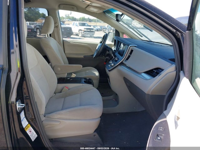 2017 TOYOTA SIENNA LE 7 PASSENGER 5