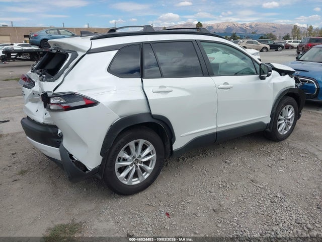 2026 TOYOTA COROLLA CROSS LE 4