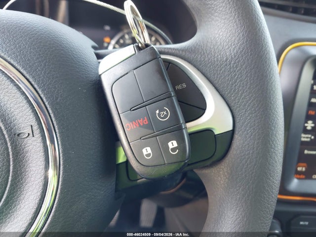 2023 JEEP RENEGADE UPLAND 4X4 11