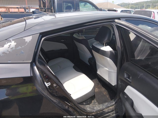 2017 TOYOTA PRIUS FOUR TOURING 8