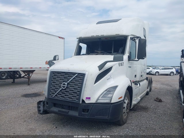 2021 VOLVO VN 