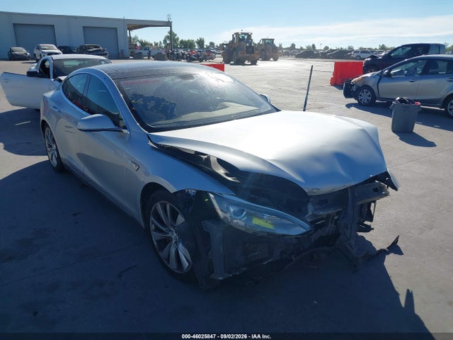 2014 TESLA MODEL S P85