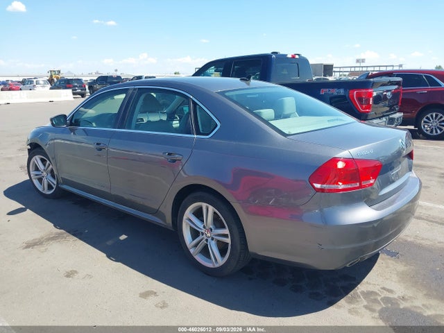 2014 Volkswagen PASSAT 2.0L TDI SE 照片 3
