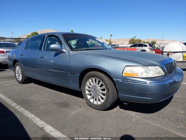 2004 LINCOLN TOWN CAR SIGNATURE