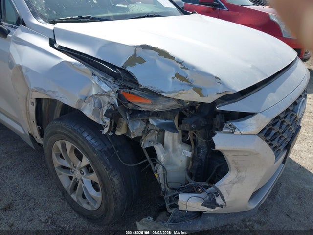2019 HYUNDAI SANTA FE SE 6