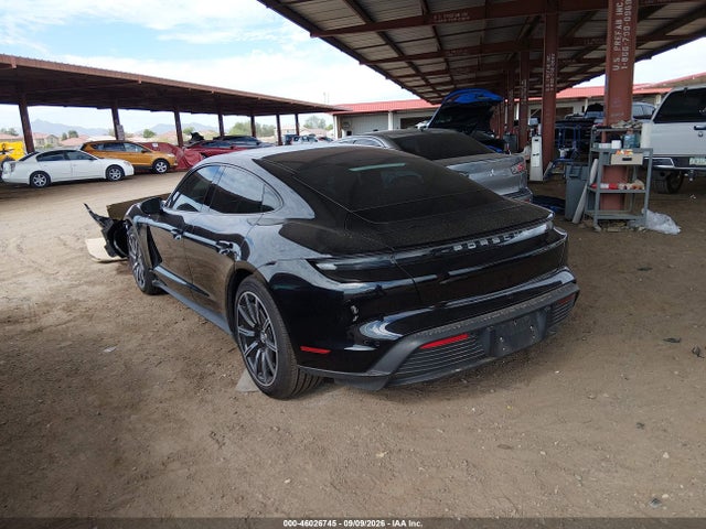 2021 PORSCHE TAYCAN 3