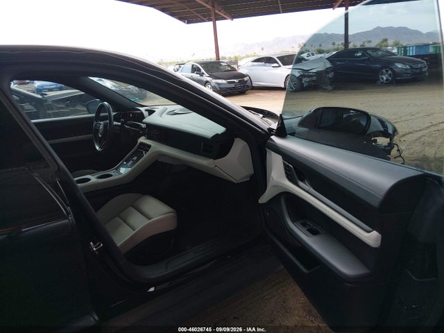 2021 PORSCHE TAYCAN 5