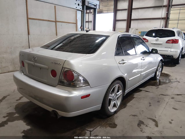 2003 Lexus IS 300 — фото 4