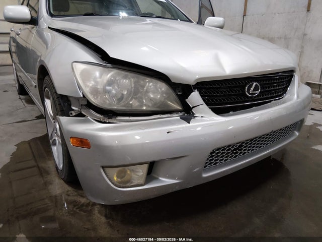 2003 Lexus IS 300 — фото 6