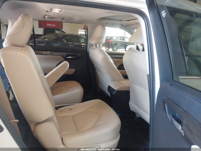 2023 TOYOTA HIGHLANDER LIMITED 8