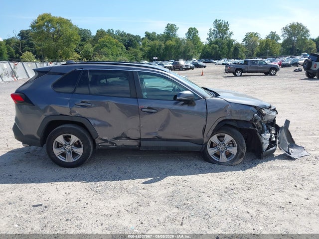 2022 TOYOTA RAV4 HYBRID XLE 13