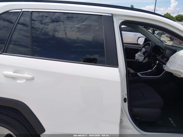 2019 TOYOTA RAV4 LE 5