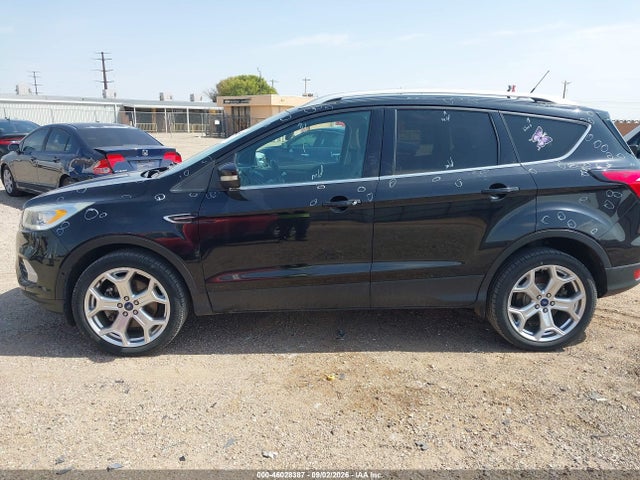 2019 FORD ESCAPE TITANIUM 14
