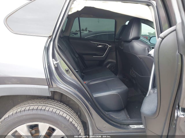2019 TOYOTA RAV4 LIMITED 8