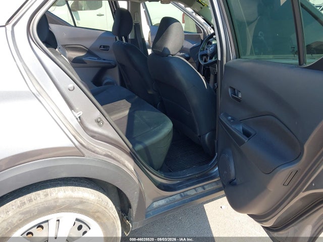 2023 NISSAN KICKS S XTRONIC CVT 8