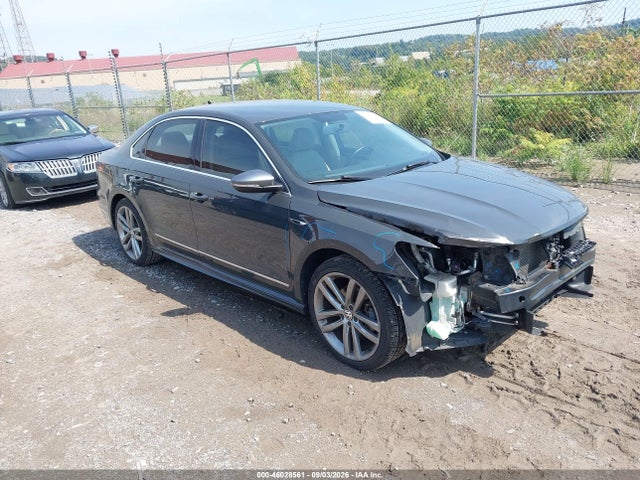 2017 VOLKSWAGEN PASSAT 1.8T R-LINE
