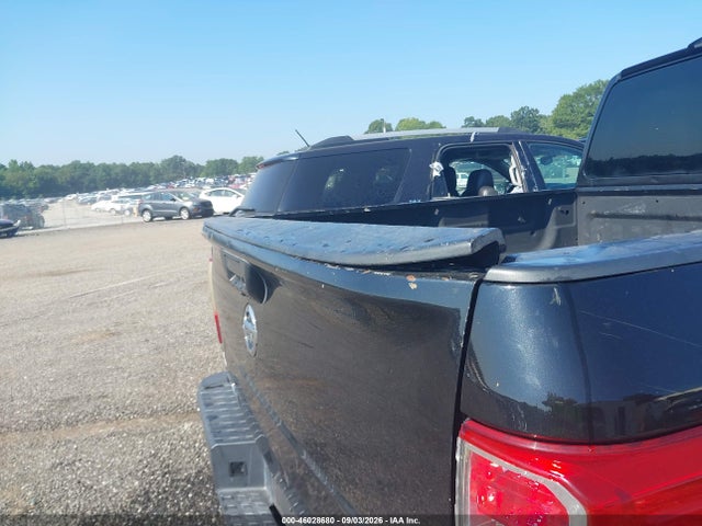 2018 Nissan TITAN S — фото 6