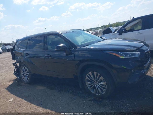 2022 TOYOTA HIGHLANDER PLATINUM 13
