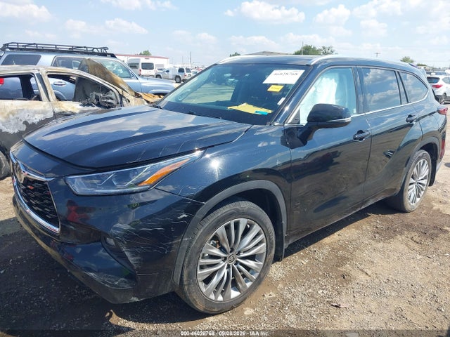 2022 TOYOTA HIGHLANDER PLATINUM 2