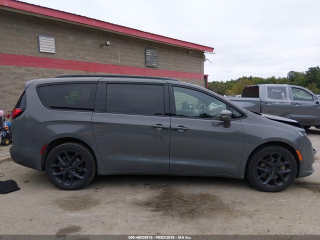 2022 CHRYSLER PACIFICA TOURING L AWD 13