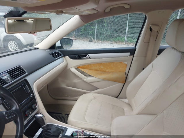 2013 Volkswagen PASSAT 2.0L TDI SE 照片 5