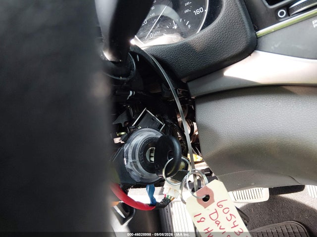 2018 HYUNDAI ELANTRA SE 11