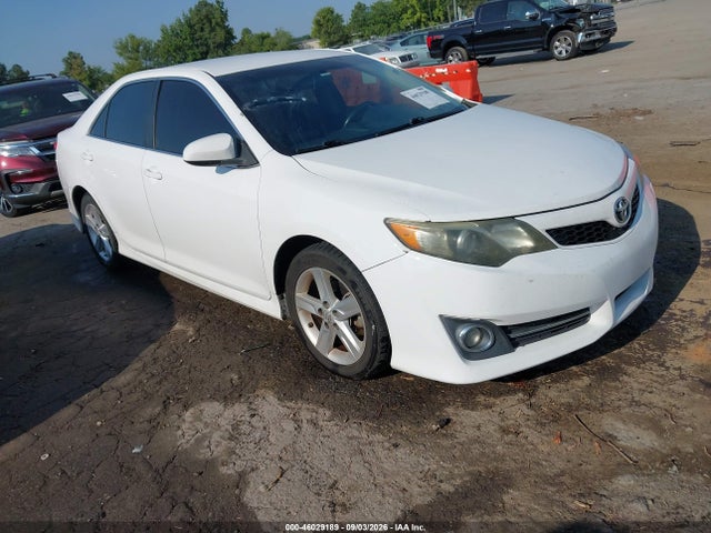 2014 TOYOTA CAMRY SE