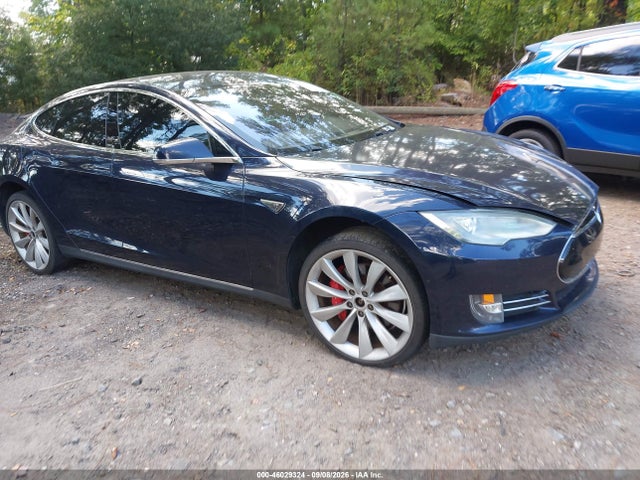 2014 TESLA MODEL S P85D