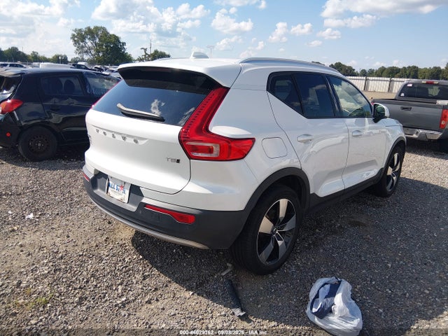 2021 VOLVO XC40 T5 MOMENTUM 4