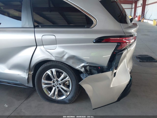 2024 TOYOTA SIENNA PLATINUM 6