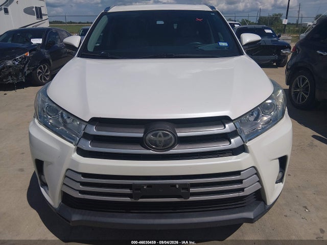 2019 TOYOTA HIGHLANDER XLE 12