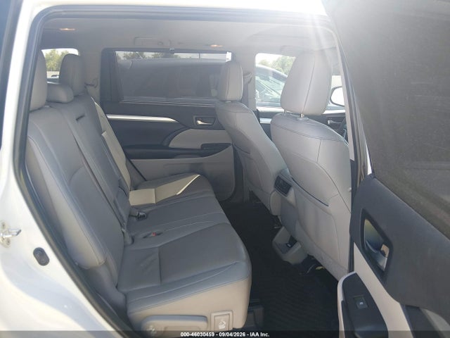 2019 TOYOTA HIGHLANDER XLE 8