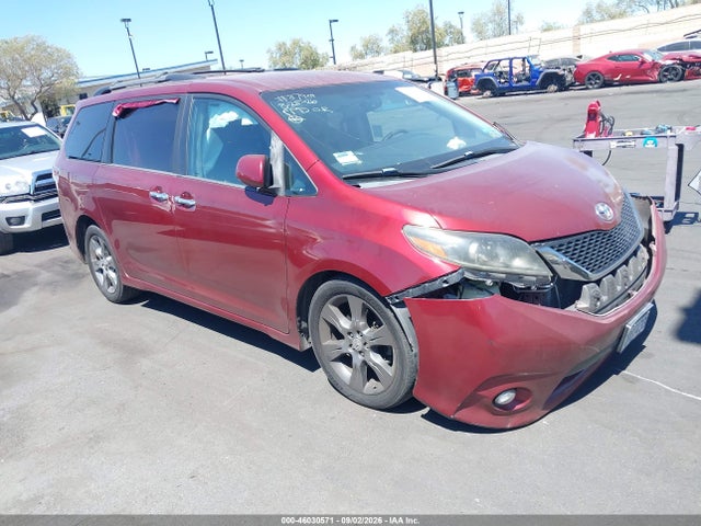 2016 TOYOTA SIENNA SE 8 PASSENGER