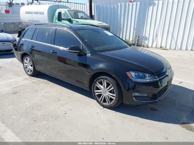 2015 VOLKSWAGEN GOLF TDI SE 4-DOOR