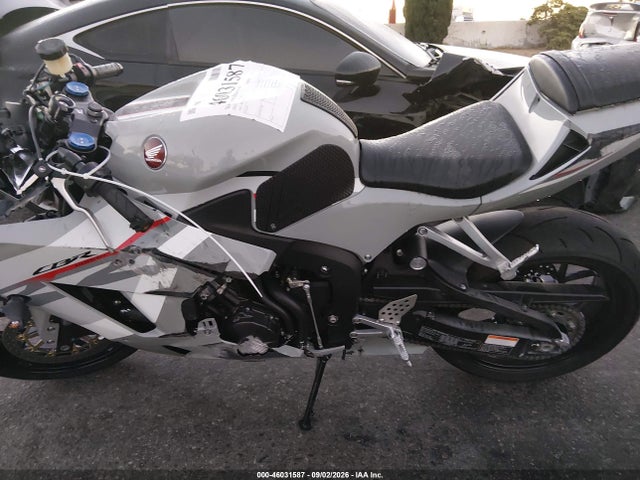 2026 HONDA CBR600 RR 13
