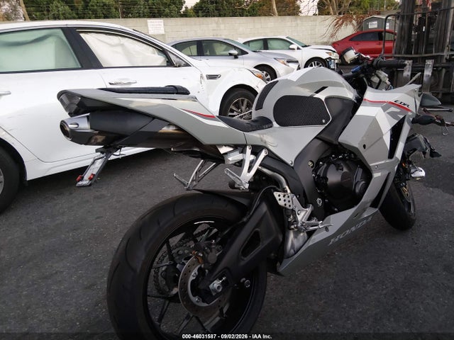 2026 HONDA CBR600 RR 4