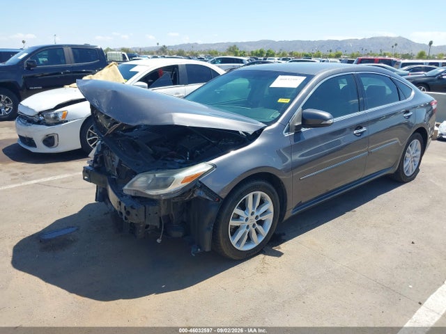 2015 Toyota AVALON XLE — фото 2