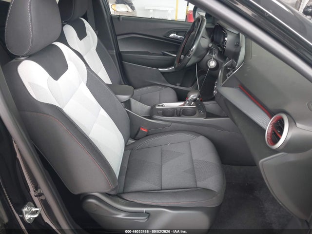 2026 CHEVROLET TRAX FWD 1RS 5